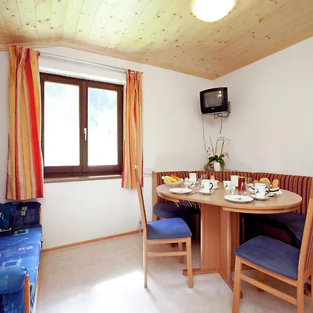 Charming In With Barbecue Vakantiehuis *