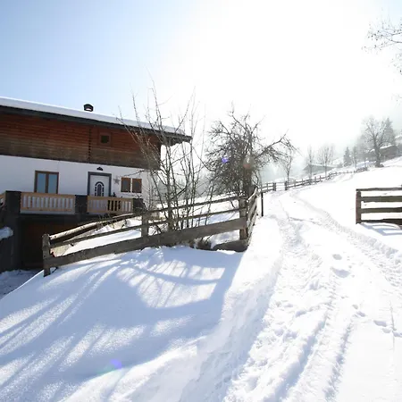 Vakantiehuis Charming In With Barbecue *